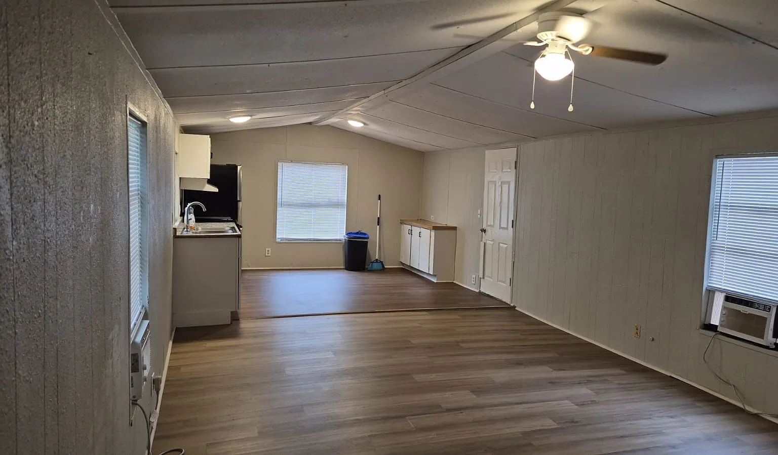 2 bed, $725 — Photo 1