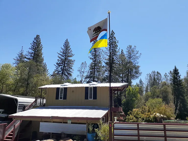 Petersen Ln — Photo 1