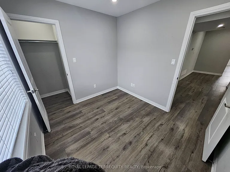 3392 Lake Shore Blvd W — Photo 20