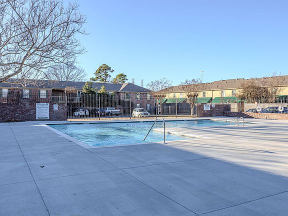 2nd image of 1227 Chamberlain Dr #1227