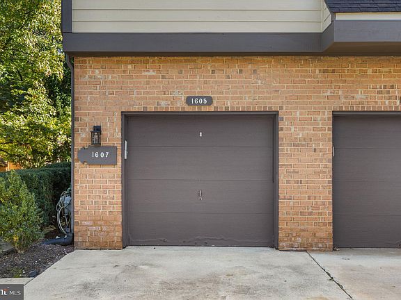 2nd image of 1605 Augusta Cir