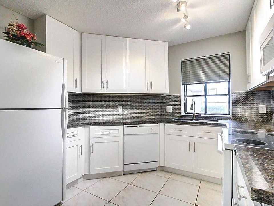 1st image of 5135 Floria Dr APT A