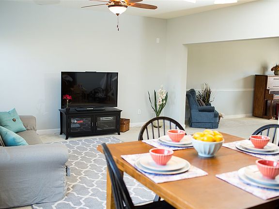 4th image of 3541 S Glasgow Cir