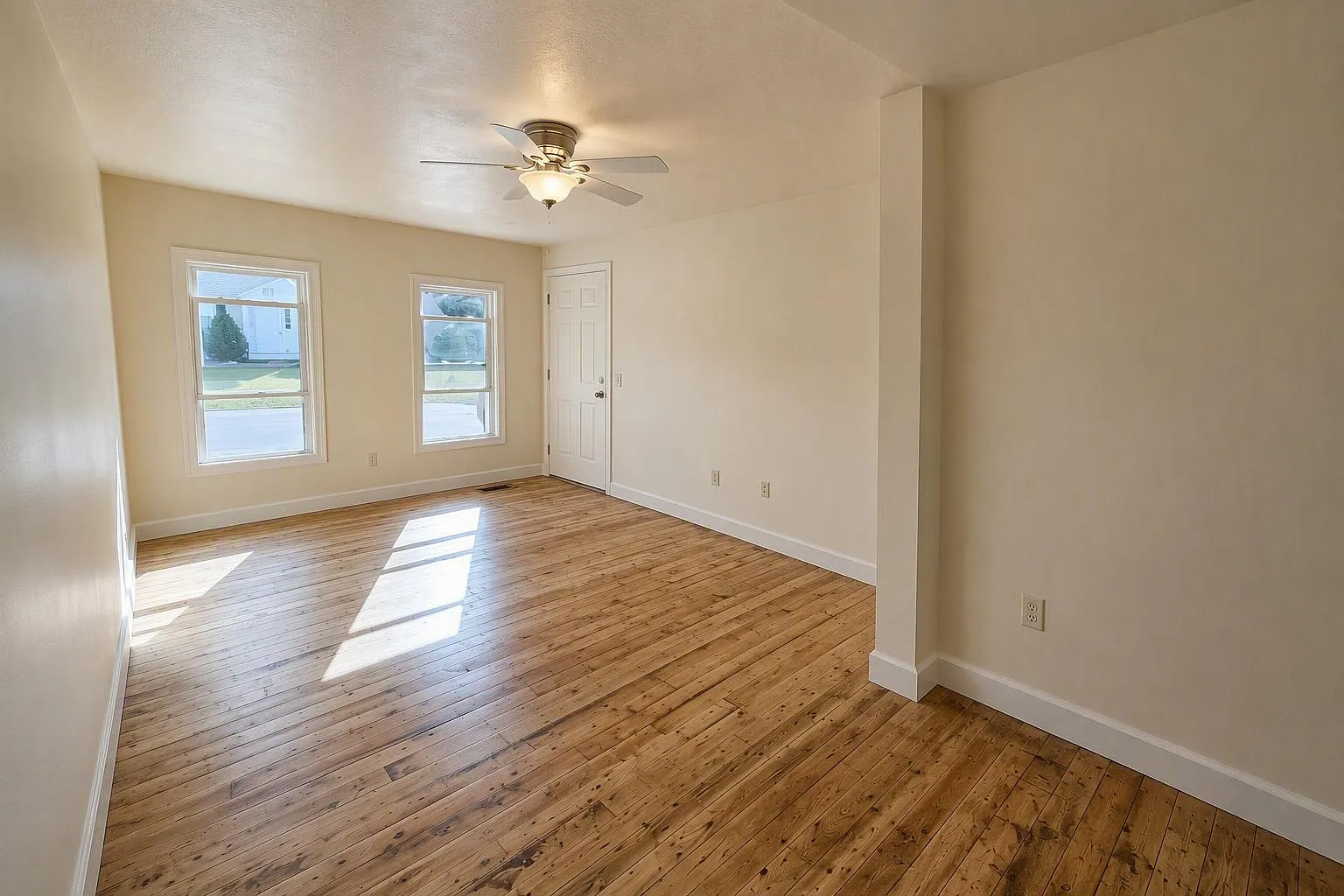 1 bed, 900 sqft, $1,400 — Photo 1