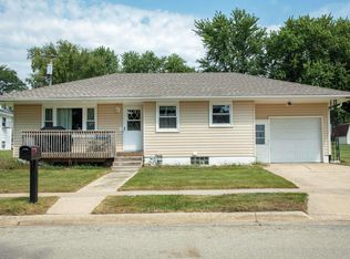 905 M Ave, Grundy Center, IA 50638