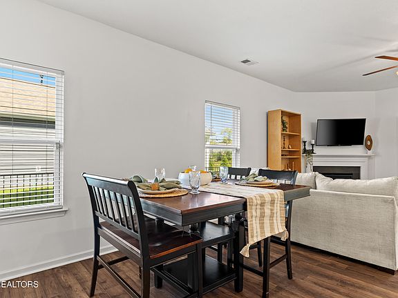 3rd image of 9822 War Admiral Ln