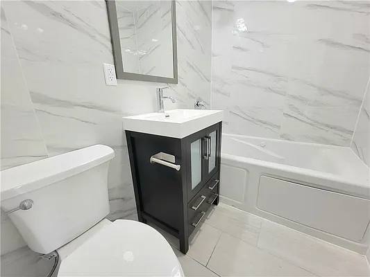 Rented by 18 REALTY | media 20