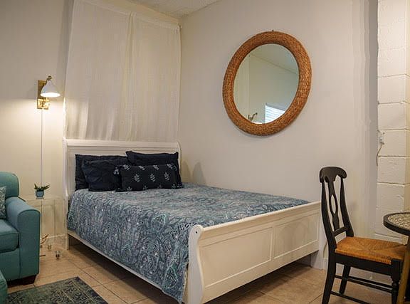 3rd image of 6426 S Adelia Ave