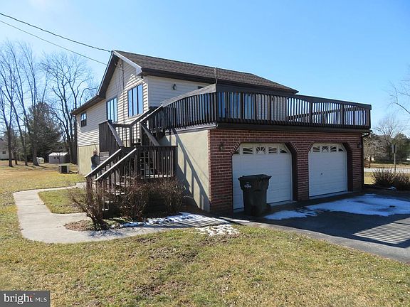 5th image of 579 Lake Meade Dr