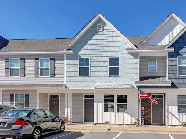 317 Starfish Ln, Sneads Ferry, NC 28460
