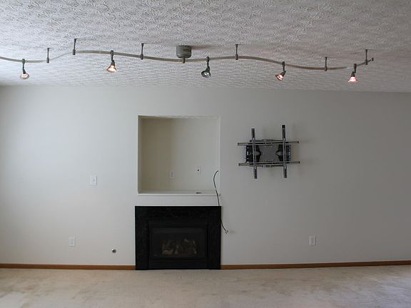 3rd image of 5684 Galveston Dr