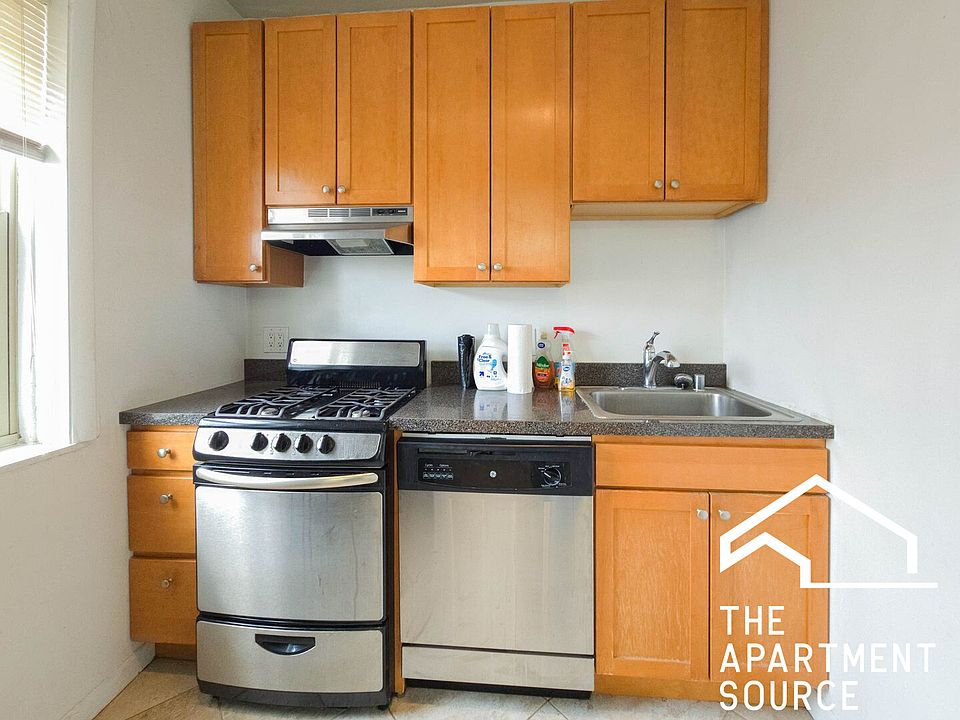 1st image of 4505B N Greenview Ave #3W