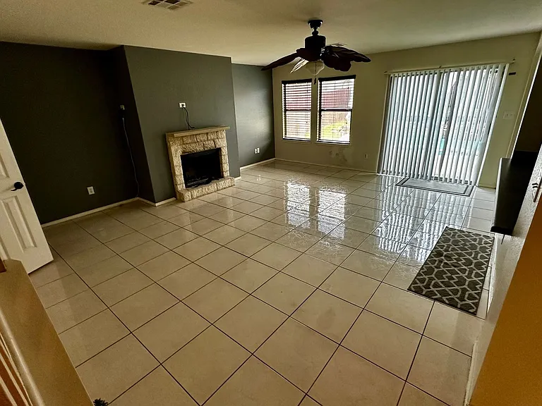 326 Fallen Leaf Ln — Photo 9