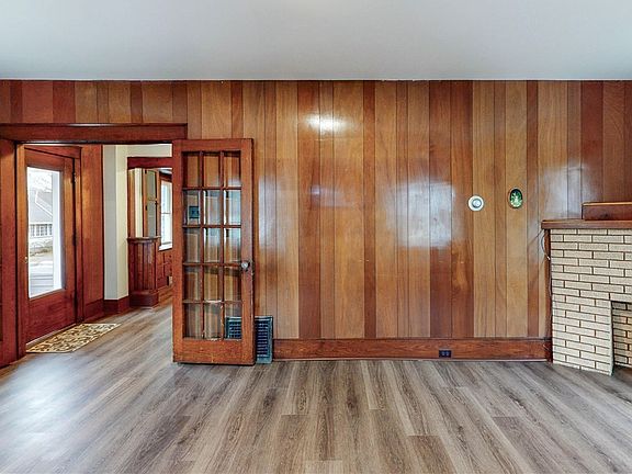 5th image of 84 Fernwood Ave