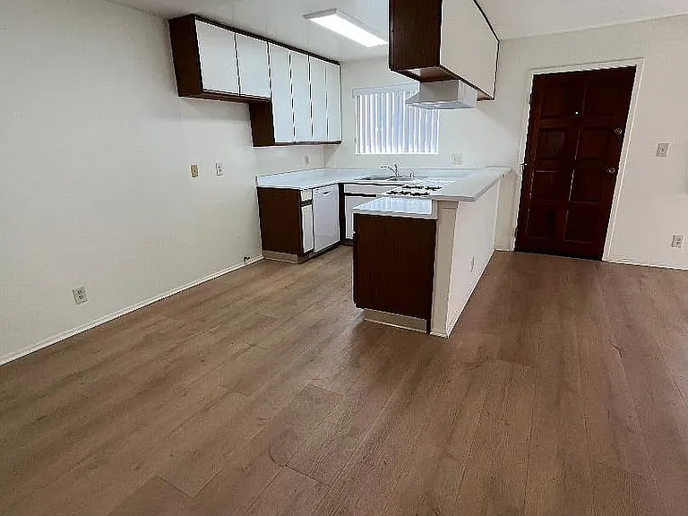 5908 Cedros Ave #6 — Photo 5