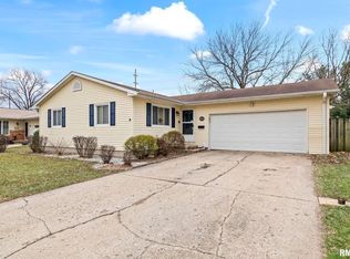 252 Saxon Dr, Springfield, IL 62704