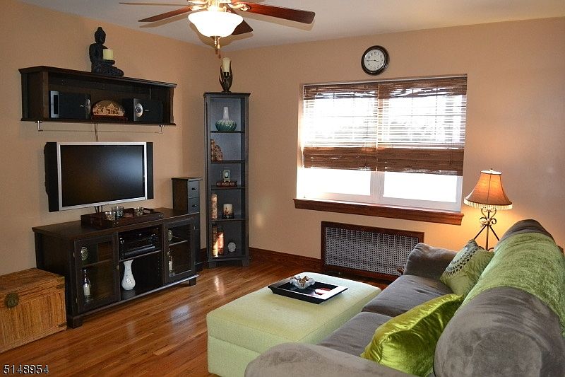 1st image of 152 Belleville Ave APT 3