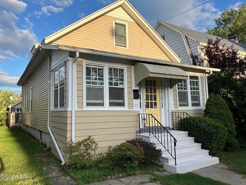 2nd image of 22 Lawnridge Avenue