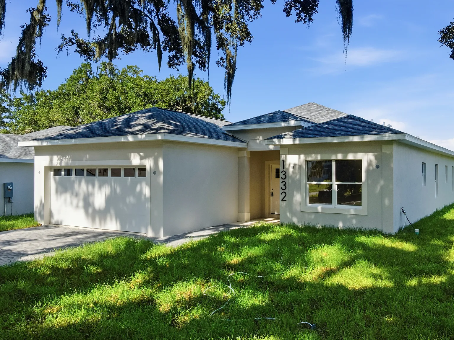 4 bed, 2.5 bath, 2026 sqft, $2,500 — Photo 2