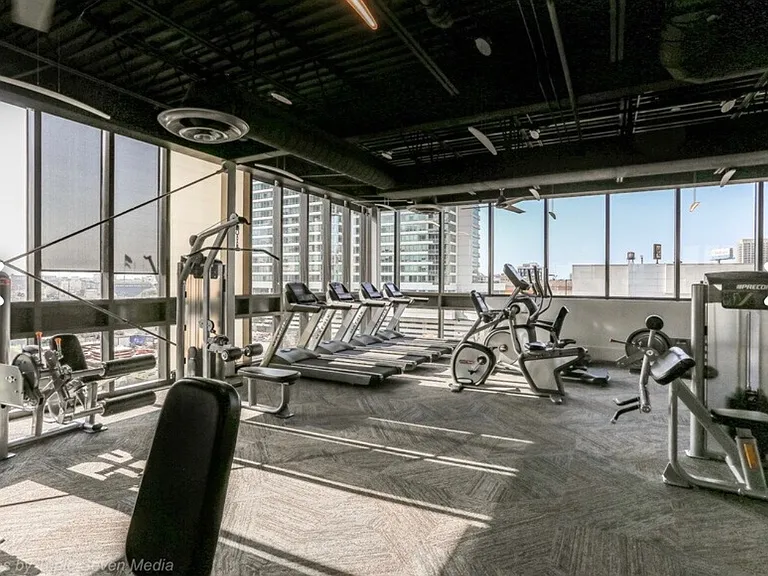 650 W Wayman St #205 — Photo 10
