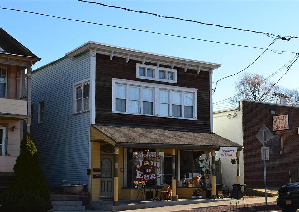 1st image of 31 Main St