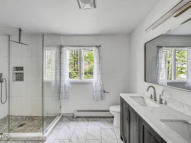 49 Lake View Dr #14 — Photo 21