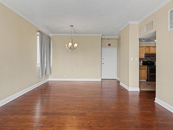 3rd image of 1131 Stringers Ridge Rd APT 15C