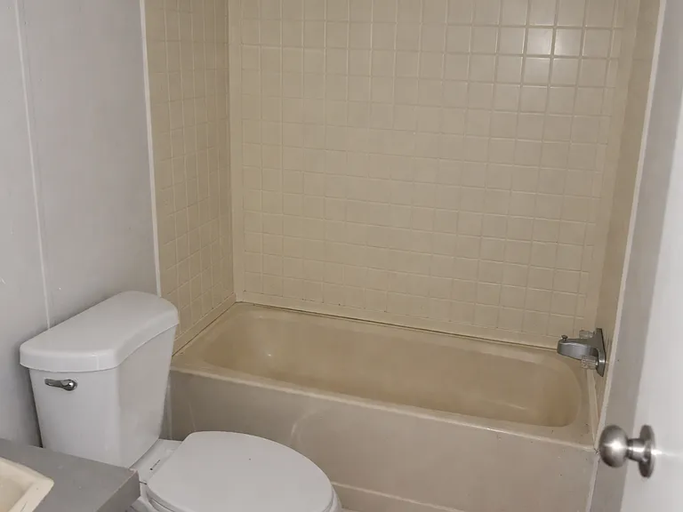 110 Deborah Dr — Photo 23
