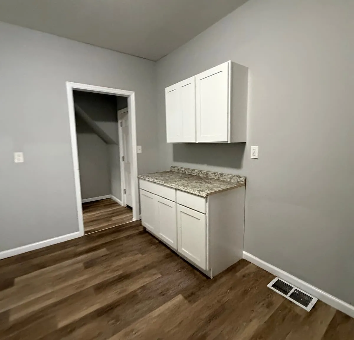 2 bed, 800 sqft, $2,050 — Photo 3