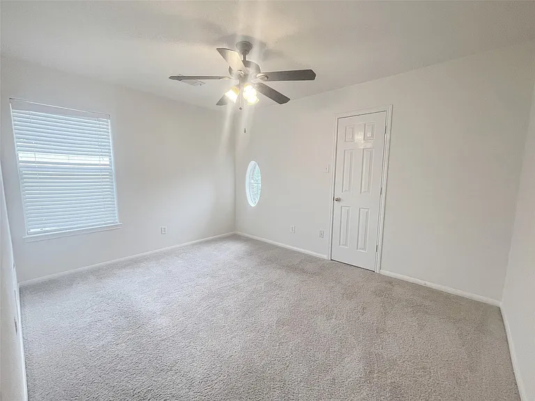 18807 Harbor Key Cir — Photo 19