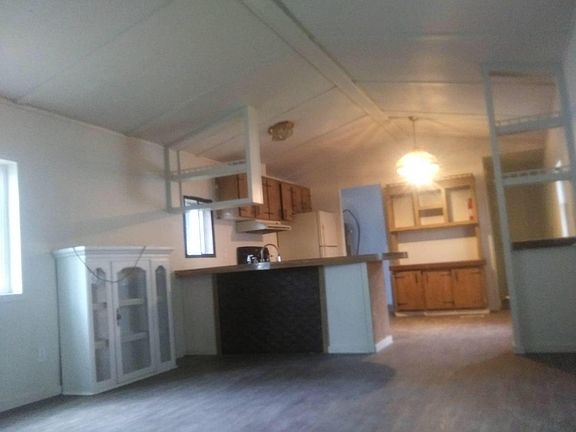 2nd image of 3216 Becraft Ln