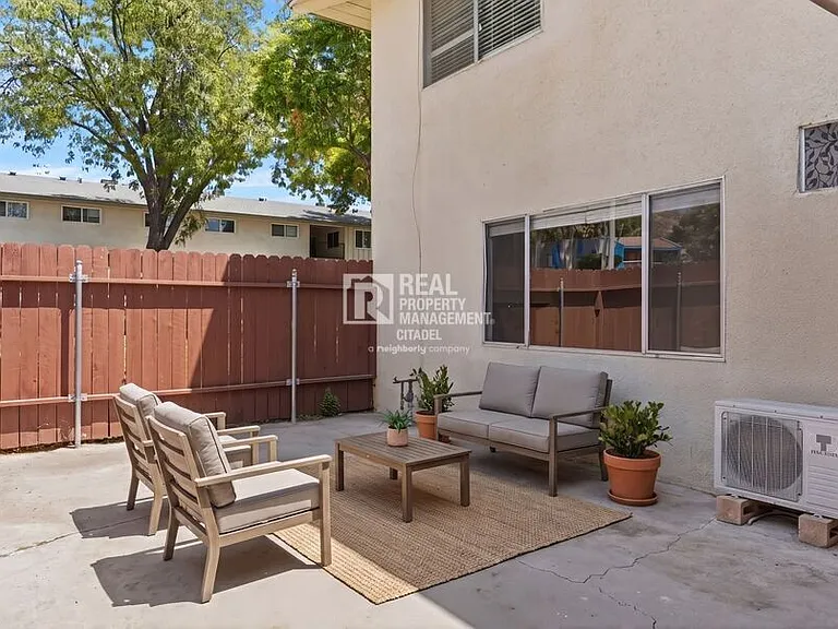 3009 Canyon Crest Dr #D — Photo 18