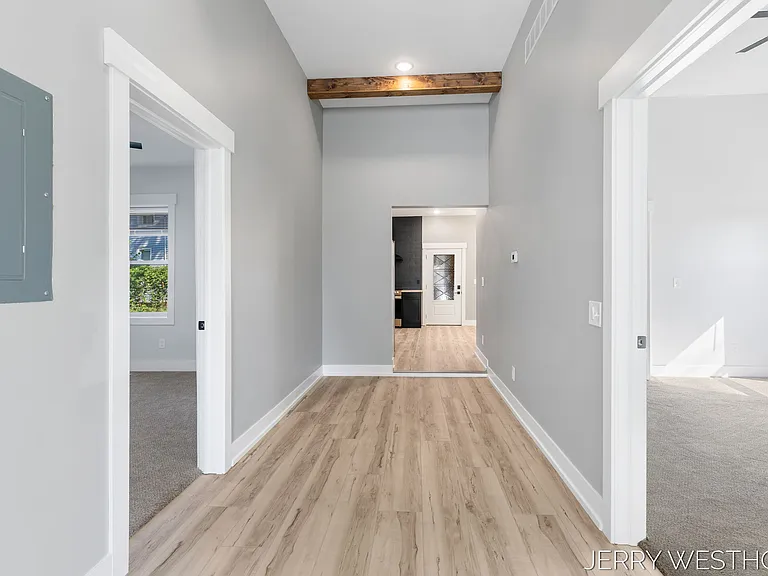 715 Butterworth St SW #3 — Photo 9