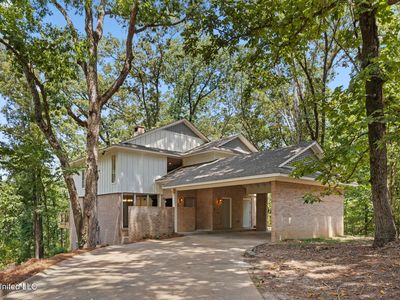 221 W Virginia Dr, Clinton, MS, 39056