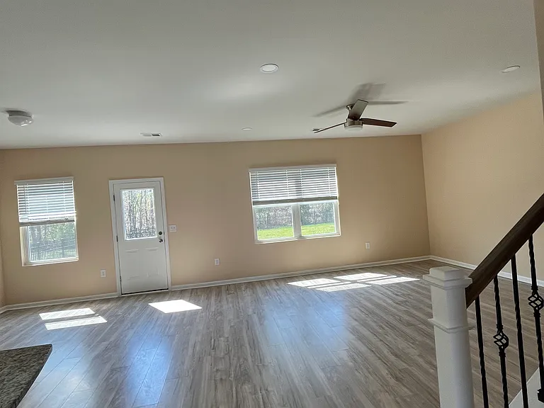 3076 Ellesmere Cir — Photo 6