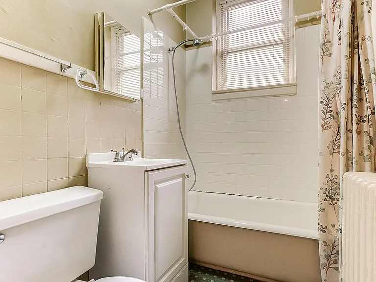 2884 Irving Ave S — Photo 7