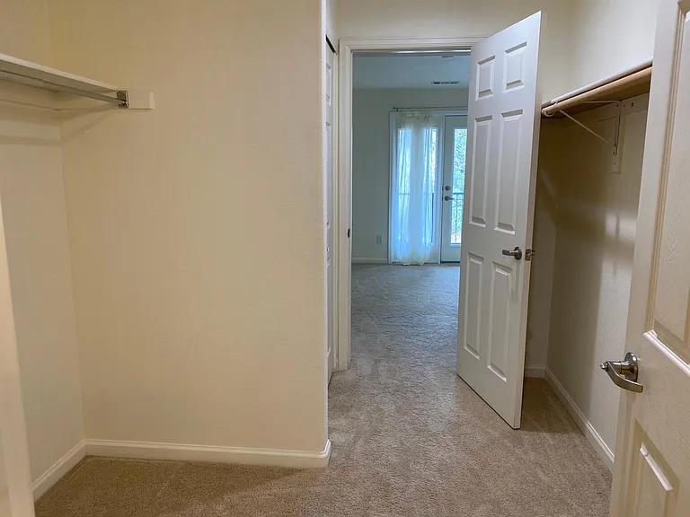 5201 S Fox St #203 — Photo 4
