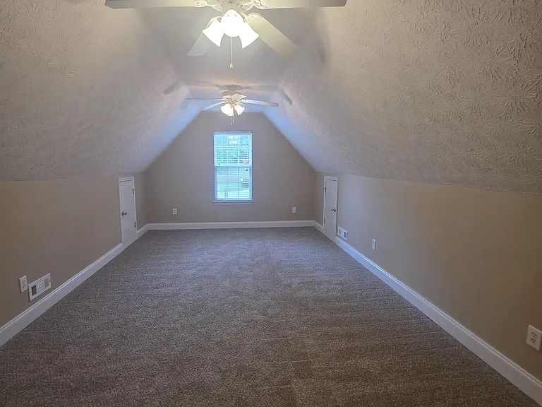 135 Kingsbrooke Cir — Photo 16