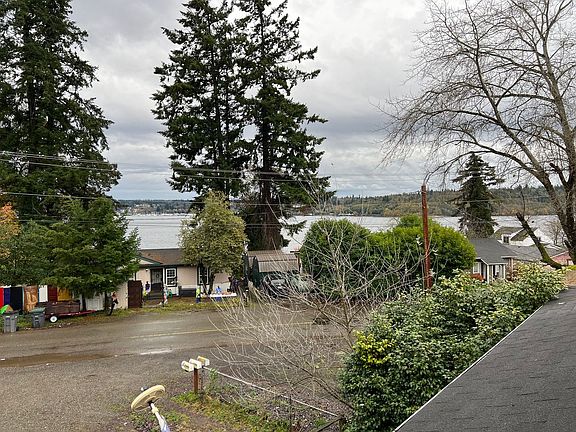 2nd image of 1222 Evans Ave W