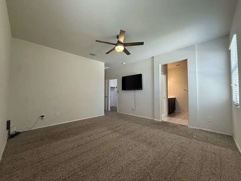 30187 W Avalon Dr — Photo 27