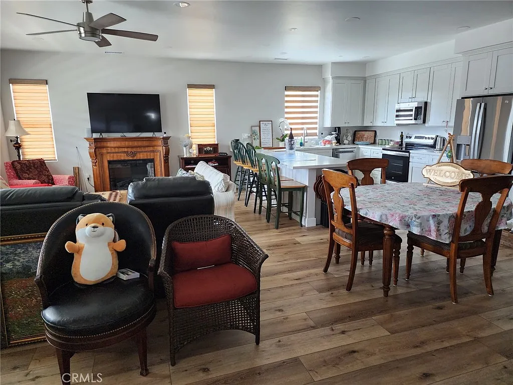 3 bed, 1700 sqft, $3,500 — Photo 3