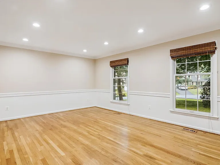 9309 Langford Ct — Photo 17