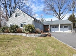 116 Dunlop Rd, Huntington, NY 11743