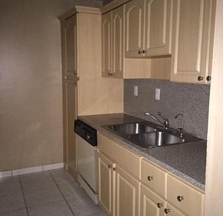 3rd image of 7120 Fairway Dr APT L7