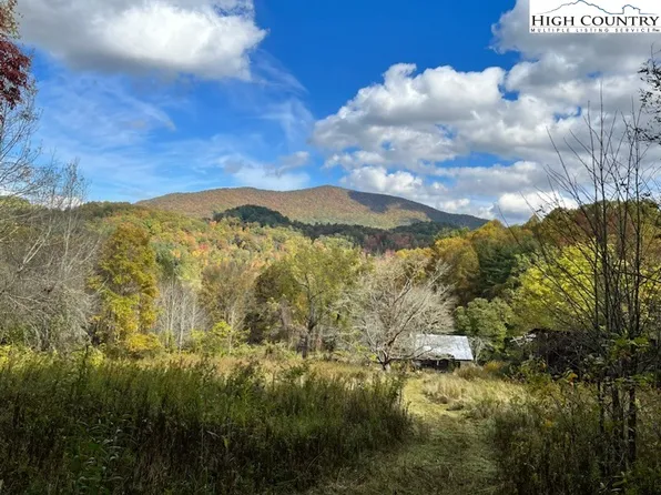 2815 Dark Ridge Road, Elk Park, NC 28622