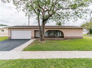 1105 NW 92nd Ave, Pembroke Pines, FL 33024