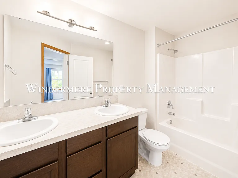 2532 Filbert Ave — Photo 18
