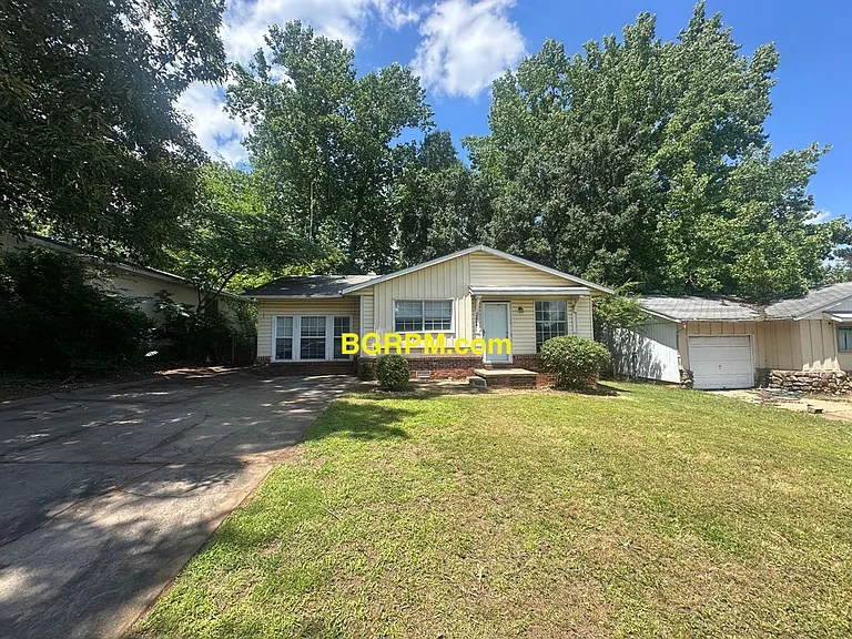 1004 Ferrell Dr — Photo 1