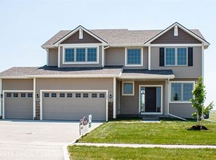 504 27th St SW, Altoona, IA 50009