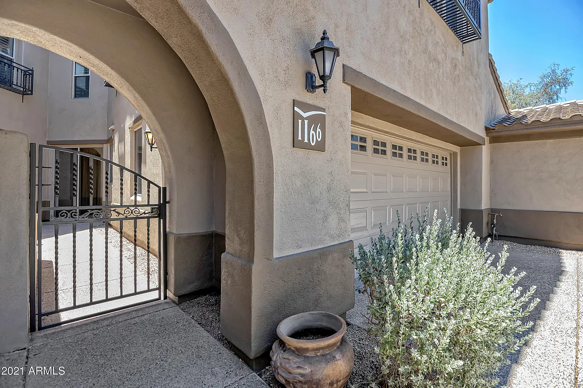 Building Photo - 20802 N Grayhawk Dr #1166